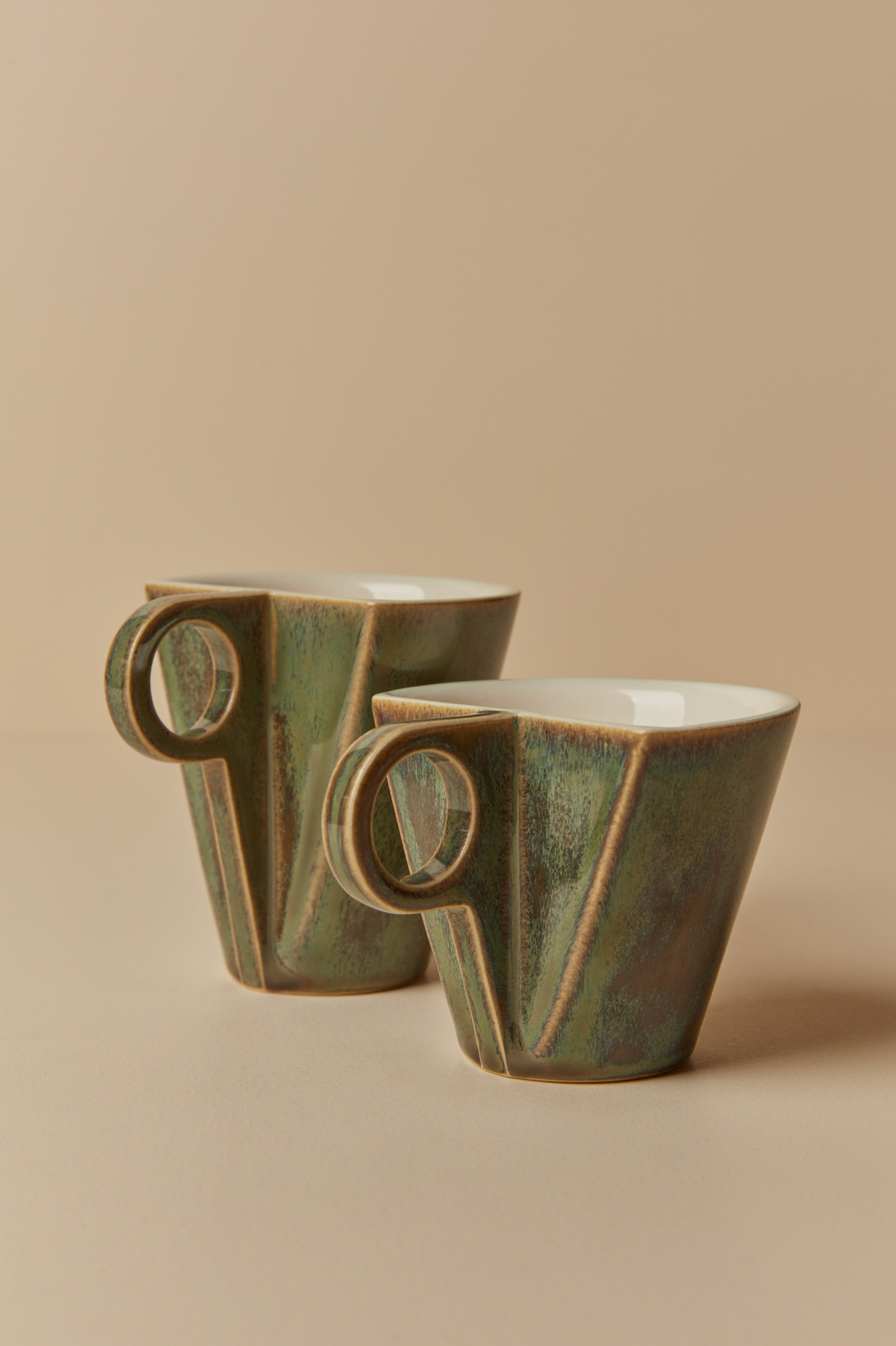 Yuro Cuchor - Small Deco Mug, Iridescent Green and Cream